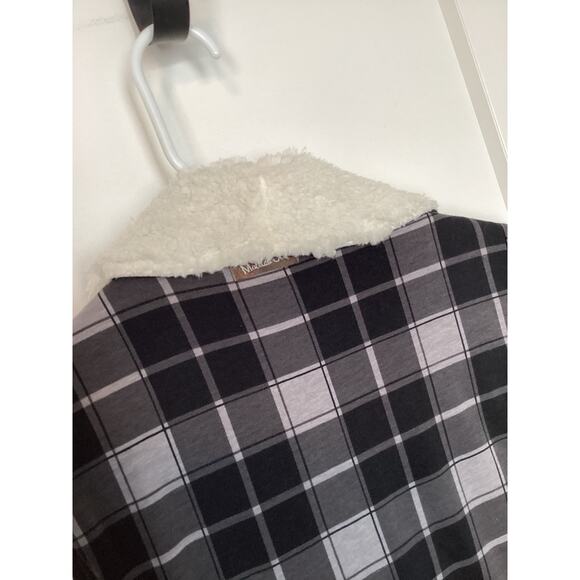 NWT Matilda Jane Plaid Faux Fur Lined Open Front Reversible Vest Gray Small - Picture 9 of 12